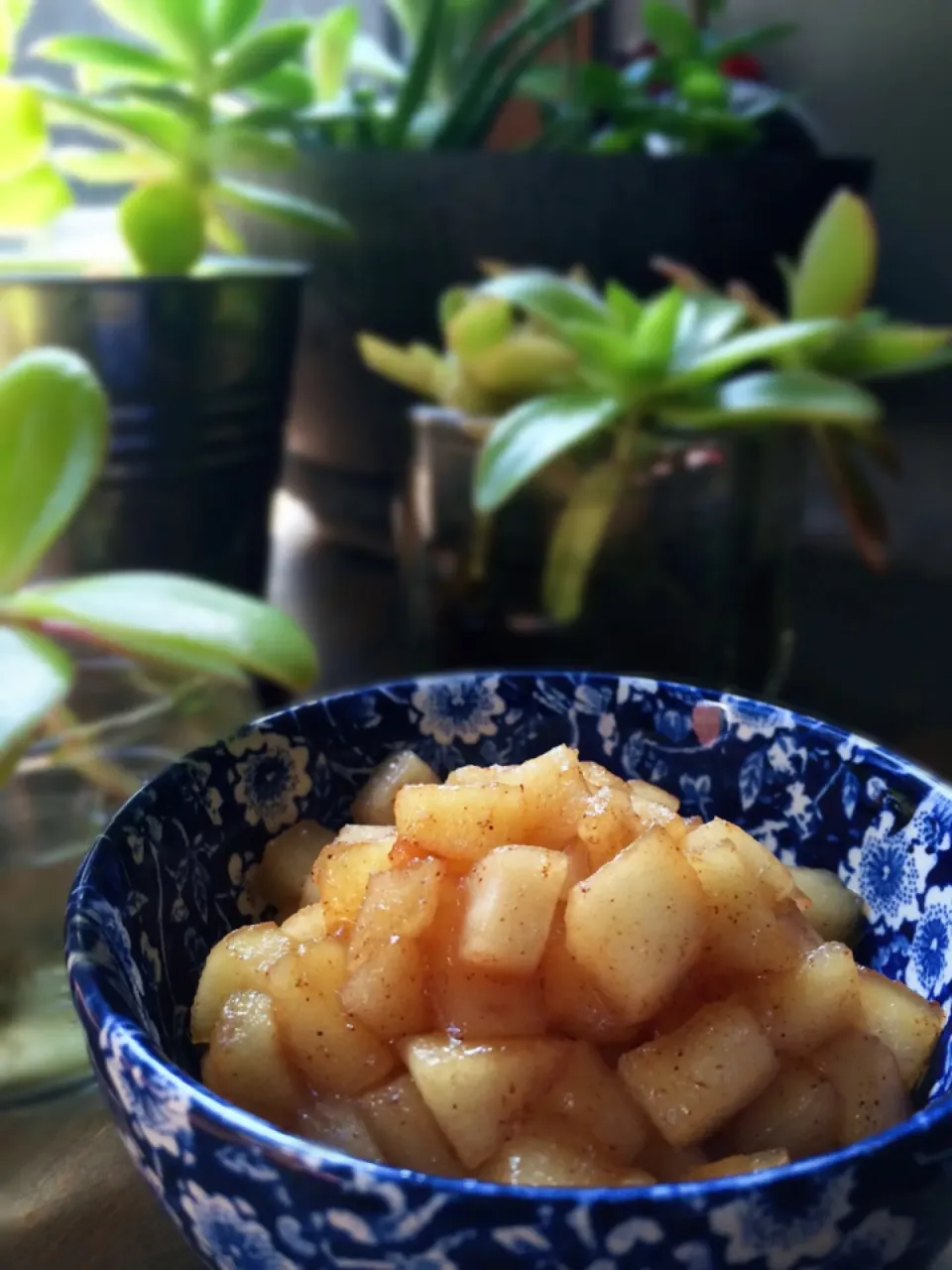 Snapdishの料理写真:パン焼きますのʕ-̼͡-ʔで、まずはアップルフィリング🍎ʕ-̼͡-ʔ|七海さん