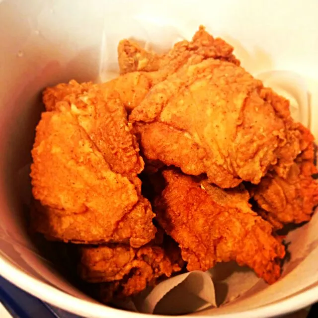 Snapdishの料理写真:Tasty Tuesday Kentucky Fried Chicken 🍗  🍗  Bucket #Chicken|Alisha GodsglamGirl Matthewsさん