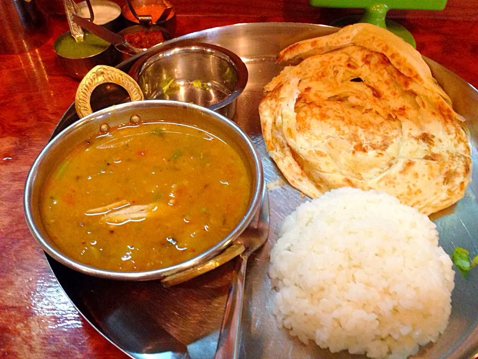 Snapdishの料理写真:サンバール（豆と野菜のピリ辛サラサラカレー）@マドラスミールス|カリー仙人さん