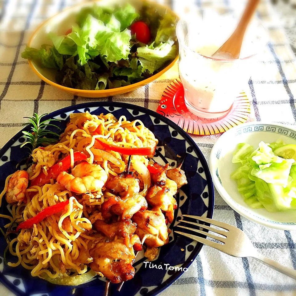 インドネシアに想いを馳せ、ミーゴレンとチキンサテランチ！|Tina Tomoko😋さん