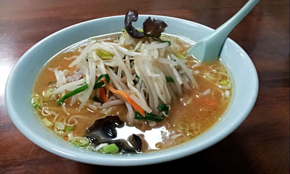 Snapdishの料理写真:皆既月食の合間の味噌ラーメン|Tomoko Yoshidaさん