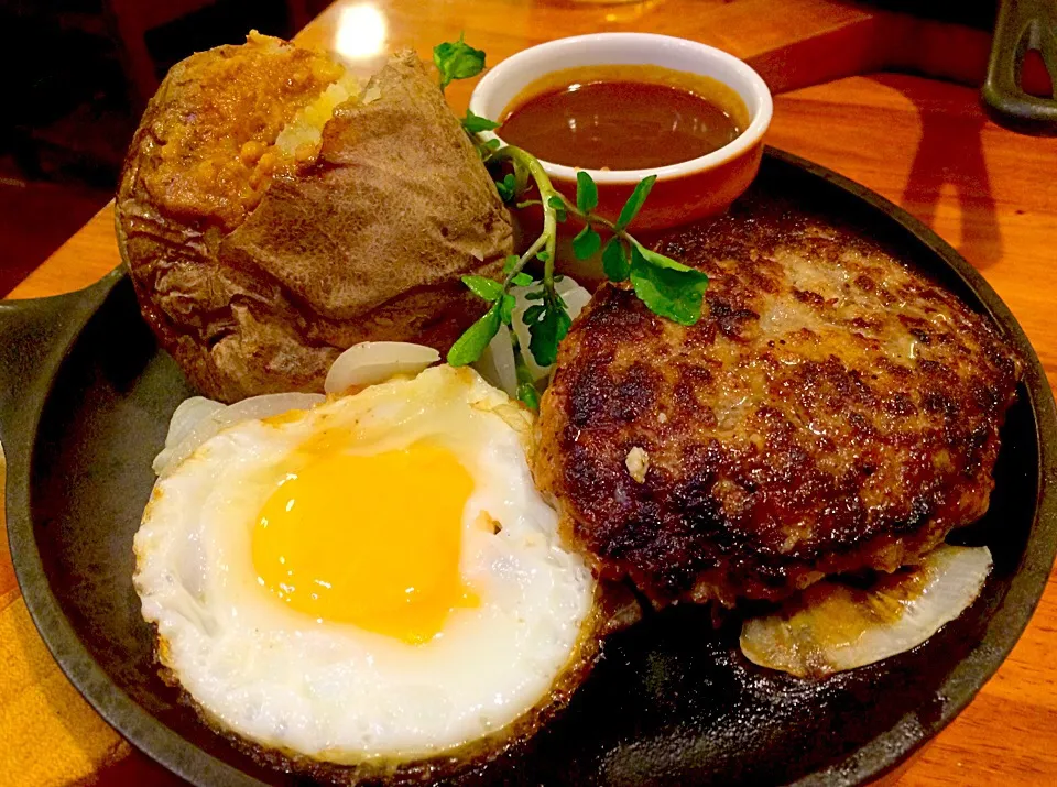 Hamburger steak with egg & potato|Liezlさん