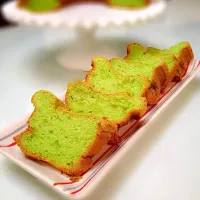 Snapdishの料理写真:Pandan Chiffon Cake|YuliaStevieさん