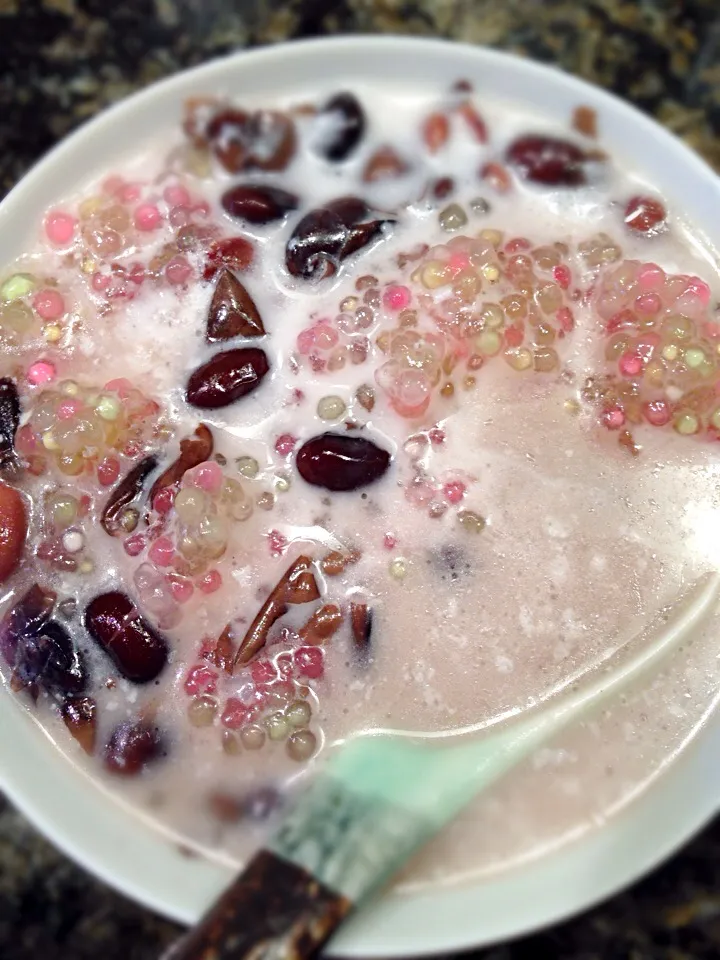 Snapdishの料理写真:Sweet Black bean and tapioca delight.|Allissa Zhaoさん