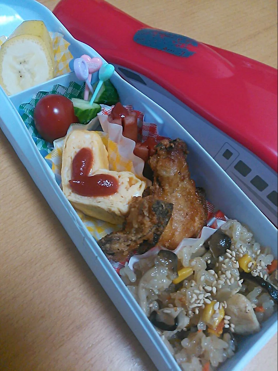 今日のお弁当さん☆ほんだし活用術の鶏ときのこのだし炊き込みご飯＆鶏の唐揚げ♪|Kayo Matsudaさん