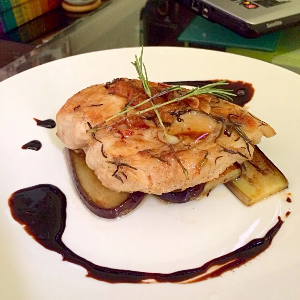 Snapdishの料理写真:Rosemary Chicken with Balsamico Sauce|Kath Kanekoさん