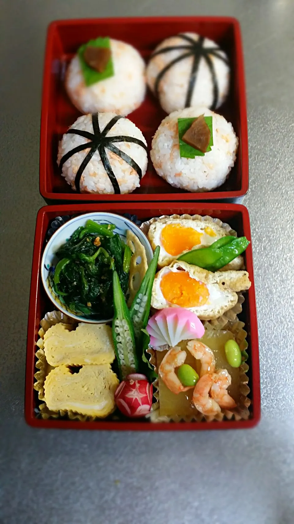 《木曜日のお弁当》🍱

・冬瓜、エビの餡掛け煮
・だし巻き玉子
・ほうれん草の胡麻ピーナッ和え
・玉子茶巾煮

行ってらっしゃい～♡|藤田 まり子さん