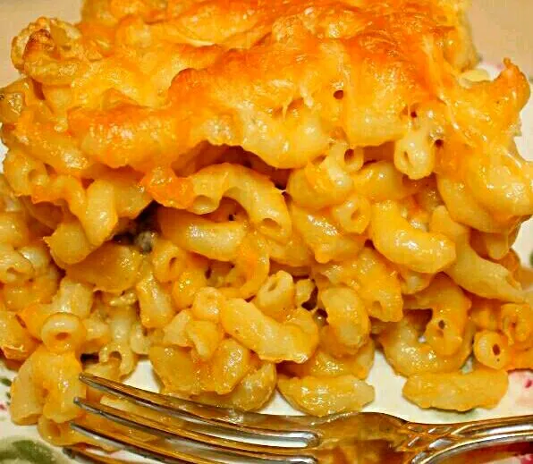 Snapdishの料理写真:I made my baby foodie her favorite Cheesy Mac & Cheese 😊 We #Eat #Love #Pray|Alisha GodsglamGirl Matthewsさん