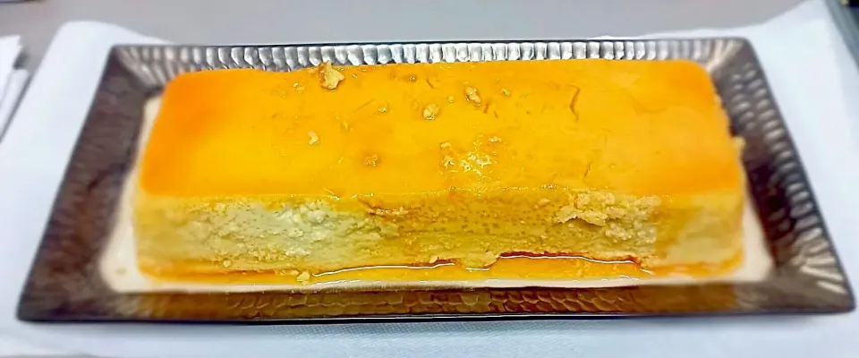 Snapdishの料理写真:homemade flan from my friend for my birthday!!!|Jihollandさん