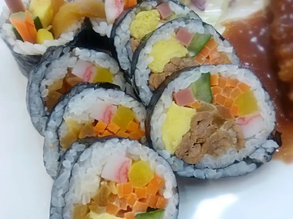 today menu is  KIMBAB
바푸리 김밥~|parkjoheeさん