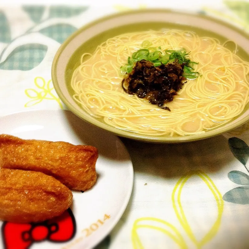 博多おっしょいラーメンにめんたい辛子高菜たっぷり・いなり寿司|美也子さん