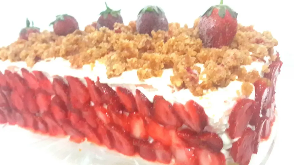 Layer cheesecake Strawberry Lemon w/ cream cheese frosting and strawberry crumbs|MommiEclair's Homemadeさん