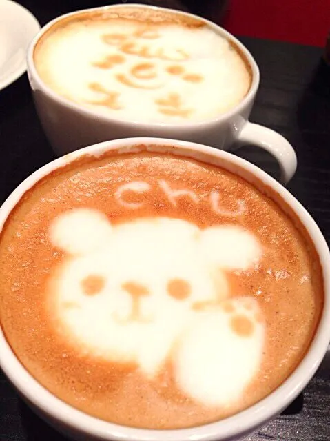 カフェで打ち合わせ中コーヒー頼んだらかわいいの出てきて、おっさん2人で和んじゃいました( ´ ▽ ` )ﾉ|すぐるぐるさん