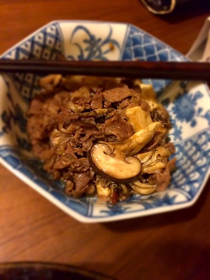 キノコと牛肉の醤油炒め|にゃおさん