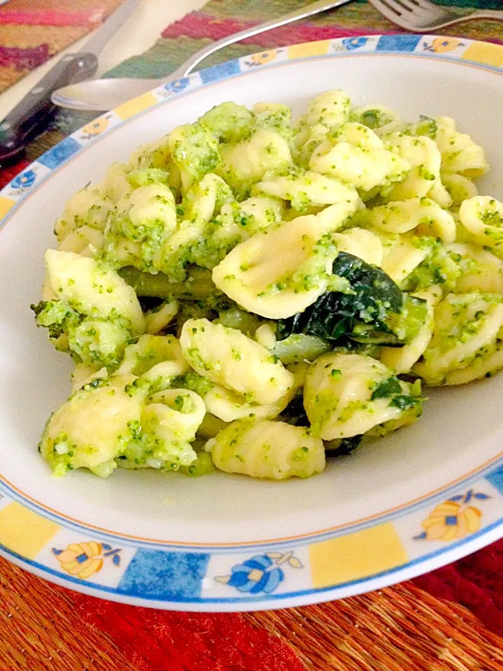 Orecchiette con broccoli|Madda Lenaさん