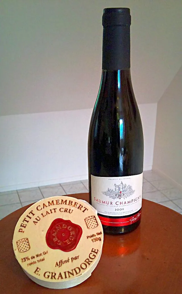 Celebrate 🎉 National Moldy Cheese Day By Pairing 👑 Camembert Cheese 👑 with 🍷 🌝 🍷 Saumar Champagne 🍷 🌝 🍷  #Alcohol Spirited for Food #Holidays/Celebrations 🌞 🌞|Alisha GodsglamGirl Matthewsさん