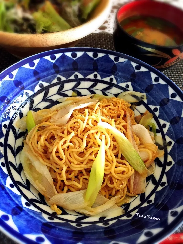 ペコちゃんさんの料理 何度も繰り返し作ってきた、病み付き♪グッチ裕三さんの★ネギとショウガだけの焼きそば|Tina Tomoko😋さん