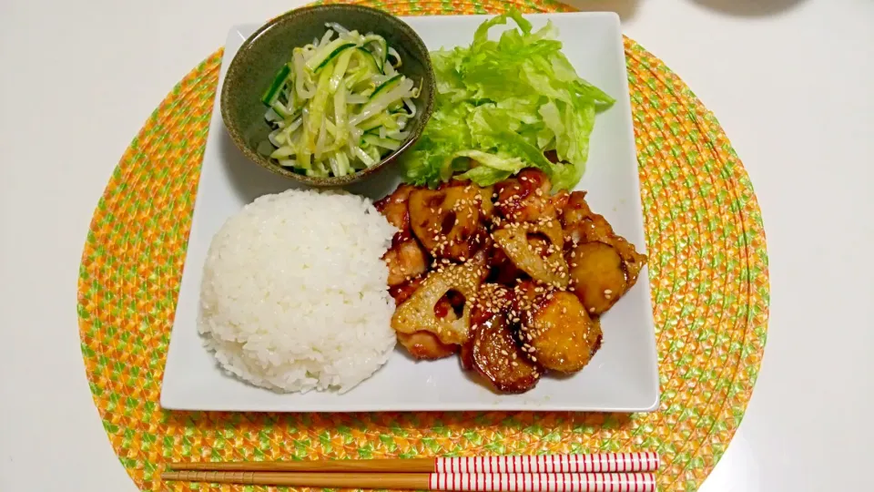 鶏肉蓮根さつまいもの甘酢炒め、きゅうりもやしのナムル♡|yuiさん