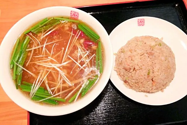 長安苑のチャーハンセット♪ラーメンは台湾ラーメンに変えてもらいました(*^^*)|深夜特急fさん