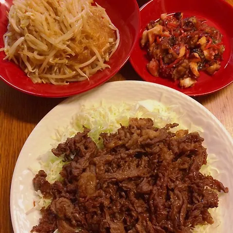 Snapdishの料理写真:★牛肉のしぐれ煮★もやし春雨★タコだけ焼き|三宅 里美さん