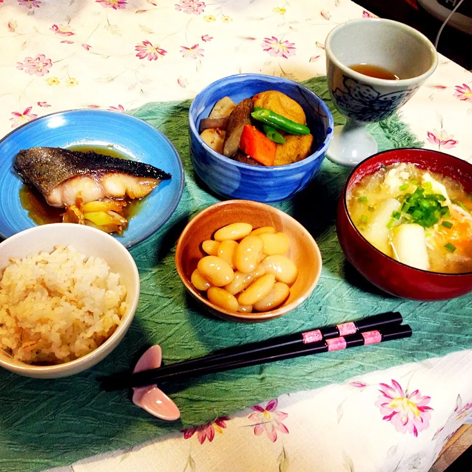 Snapdishの料理写真:銀ダラ煮付け🐟がんもどきと根菜の煮物、麦ご飯のヘルシー和食🍚|♥️さん