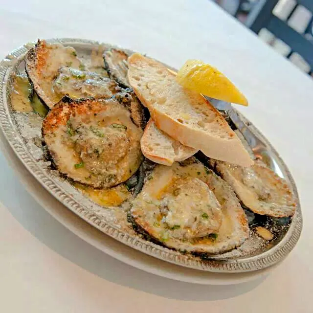 💦🐟💦2014 Louisiana Seafood Festival💦🐟💦 #Seafood #Louisiana #Lifestyle #Holidays/Celebrations 🎭♨🎭Chargrilled Oysters from The Royal Oyster House in New Orleans 🎭♨|Alisha GodsglamGirl Matthewsさん