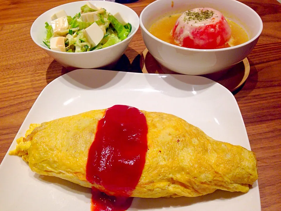 オムライスと丸ごとトマトスープと豆腐サラダ|あやかさん