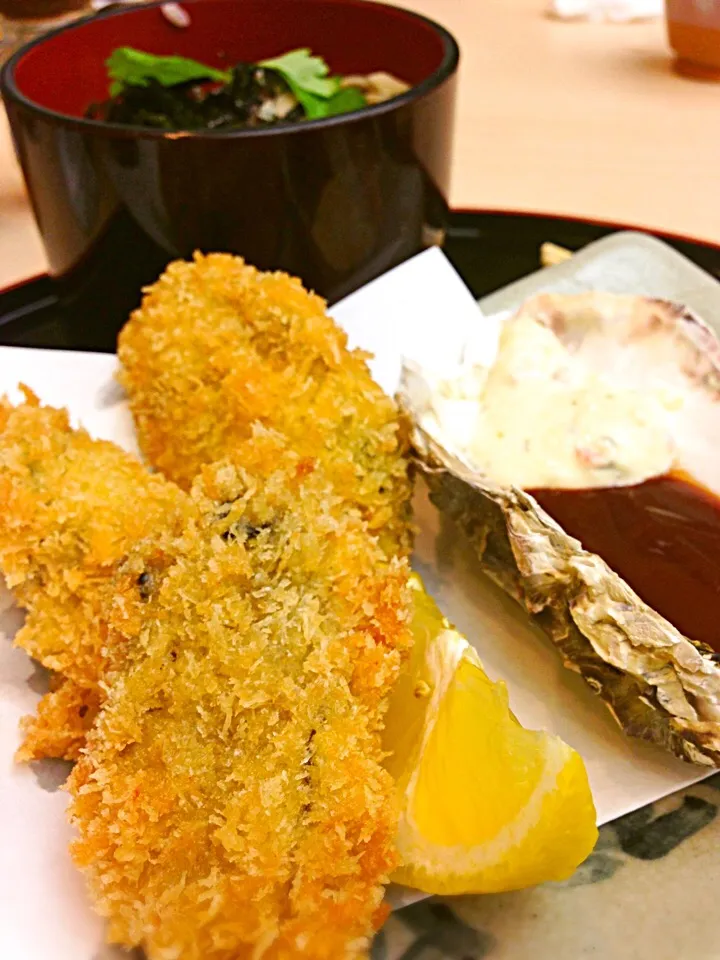 Snapdishの料理写真:サクサクとろとろーのカキフライ（≧∇≦）焼ガキとかきめしも食べてお腹いっぱい@宮島|すぐるぐるさん