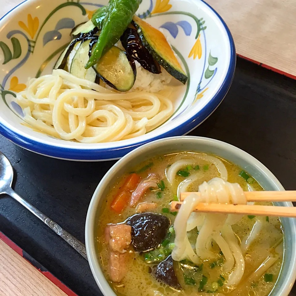 Snapdishの料理写真:グリーンカレー ご飯・うどん半玉|maixx ใหม่さん