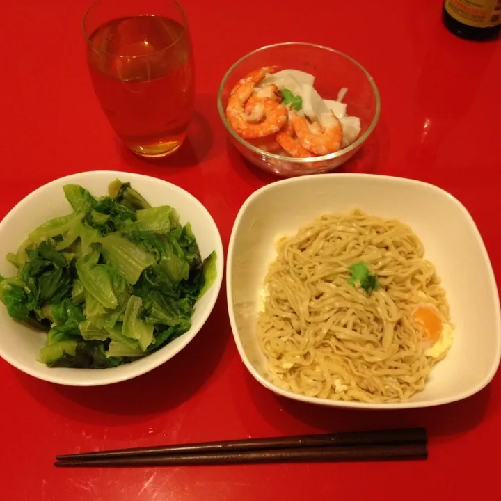 Noddles + vegi + shrimp &squid salad|Elaineさん