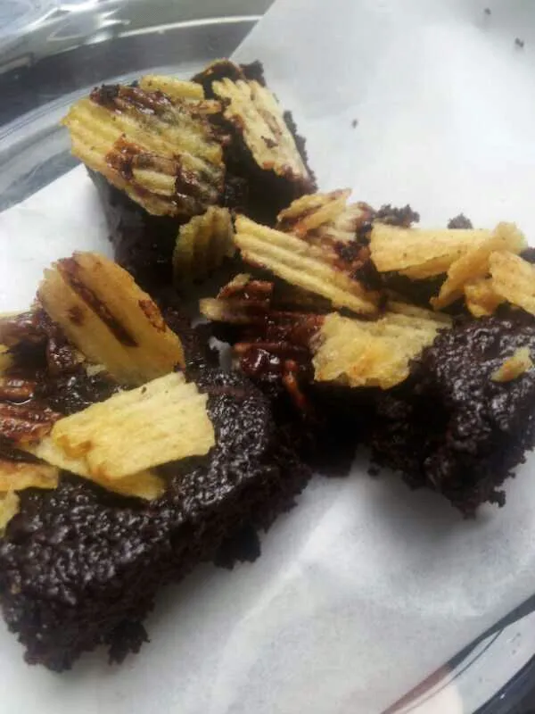 potato chip chocolate brownies|peterpepperさん