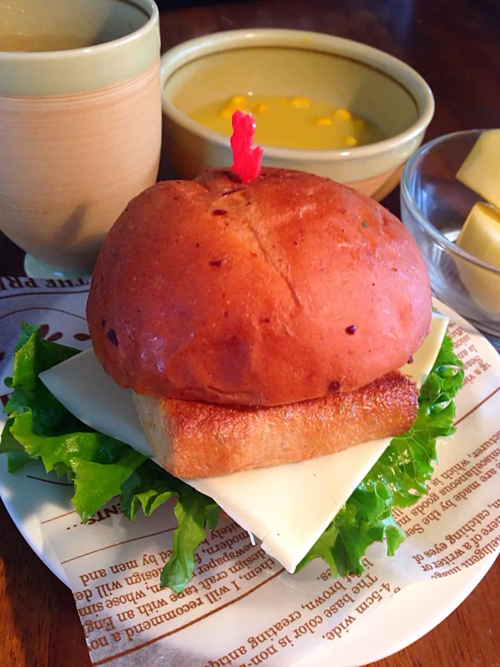 ボリューム朝食❤︎ おきつねバーガー❤︎|ちなみんさん