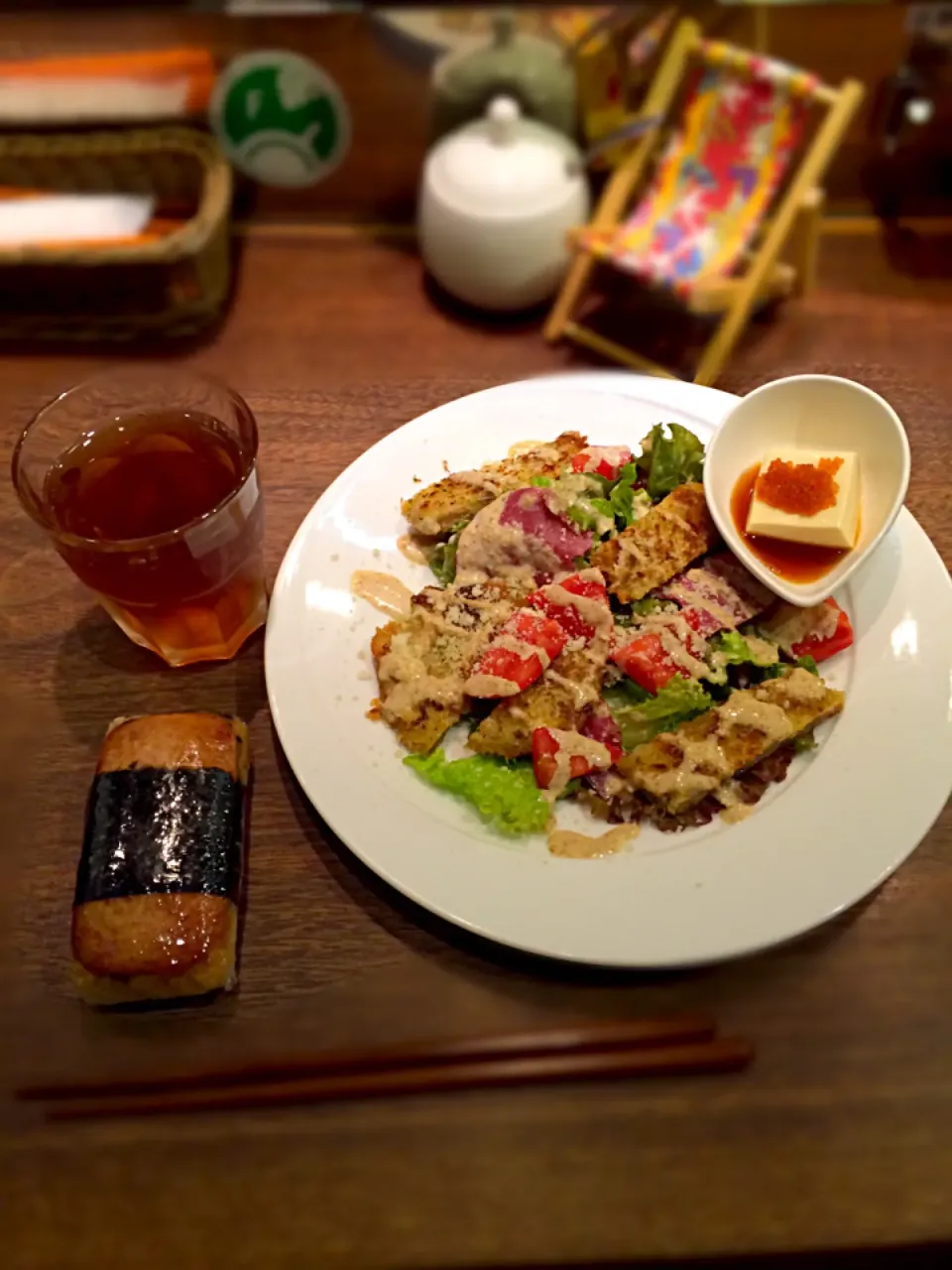 ＊いつかのまかない＊ チキンカツ とびこのせ冷やっこ スパムむすび|maracataさん