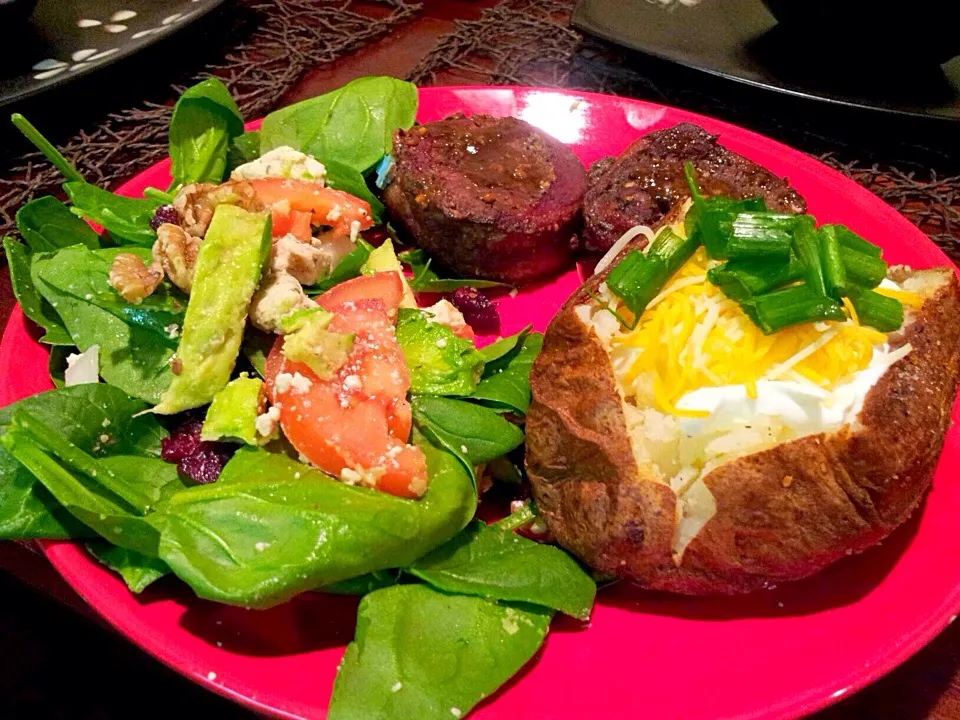 Spinach salad, bake potato, bacon wrapped steak!|jamesさん