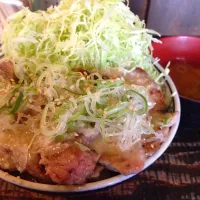 Snapdishの料理写真:帯広豚丼 塩麹味|Tコさん