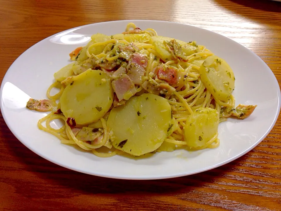 ポテトとベーコンのジェノバスパゲティ|さほさん