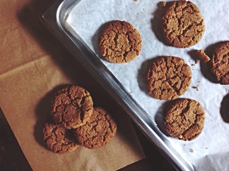 Healthy- made with no oil or butter- and tastes like a peanut butter cookie! Recipe on the blog //sweetful musings//|brendieeeさん