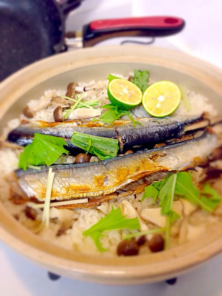 秋刀魚とキノコの土鍋ご飯|えりさん