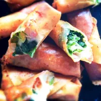 Snapdishの料理写真:Spinach ham cheese springroll|Vrebelさん