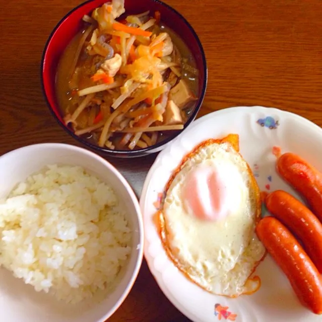 Snapdishの料理写真:目玉焼きたち|まからいとさん