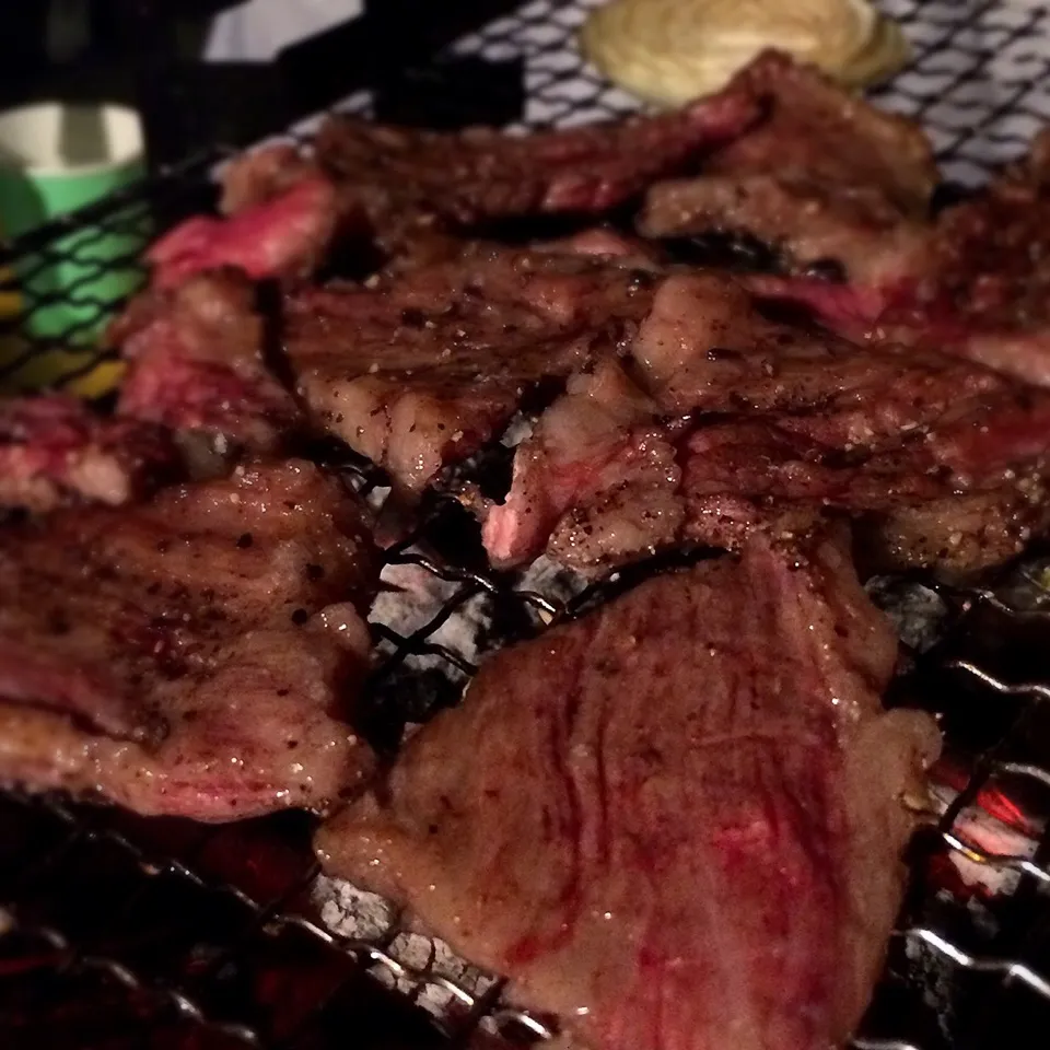 おうちBBQ〜                                牛肉ざぶとんカブリ|志野さん