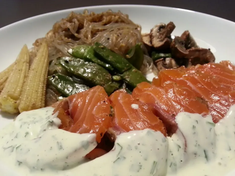 Marinated salmon, veggies and mie|Frank&Jolanda - Eteninbeeldさん