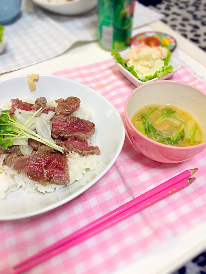 ローストビーフ丼|未奈さん