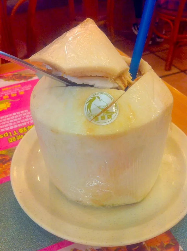 Snapdishの料理写真:Thailand young coconut|skyblueさん