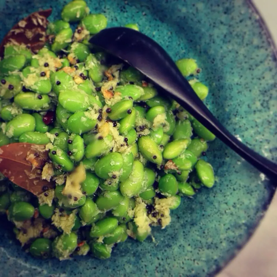 Snapdishの料理写真:Edamame Usal (Edamame with tempered spices and coconut)  枝豆とココナツのスパイス和え|Yuka Nakataさん