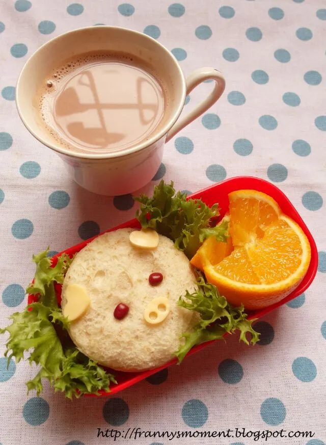 Tuna sandwich + orange + Milo drink|Frannyさん