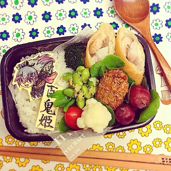 Yokaiwatch Hyakkihime ❄️ Spring roll with prawn and lotus root, dill and potato croquette lunch box.  妖怪ウォッチ 百鬼姫 ❄️ 芝えびと蓮根の春巻き&ディルとジャガイモのクロケット弁当|Yuka Nakataさん