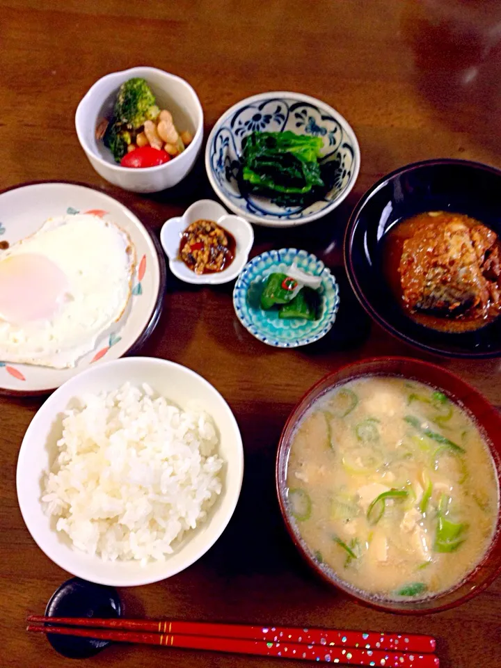 遅い朝食  三升漬けご飯何倍でもいける〜^_^豆乳味噌汁で！|ちーままさん