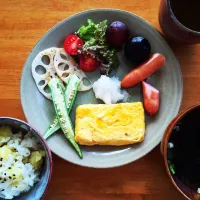 Snapdishの料理写真:朝食 さつまいもごはん|鈴木あづささん