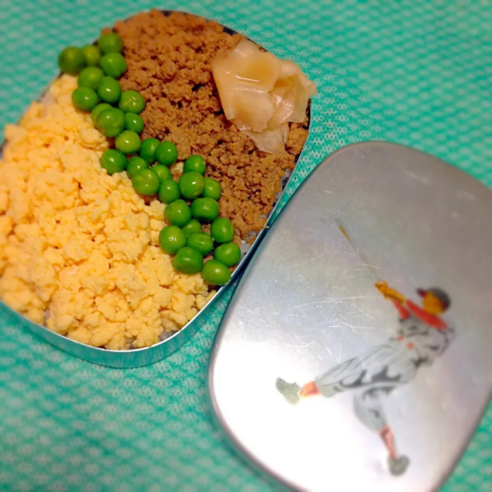 アルミ製レトロ弁当箱で三色弁当🍱|にょんにいさん